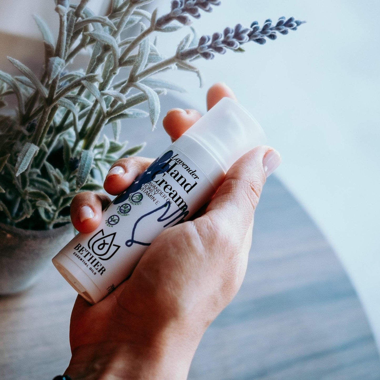 Крем за ръце с лавандула, мед и витамин Е